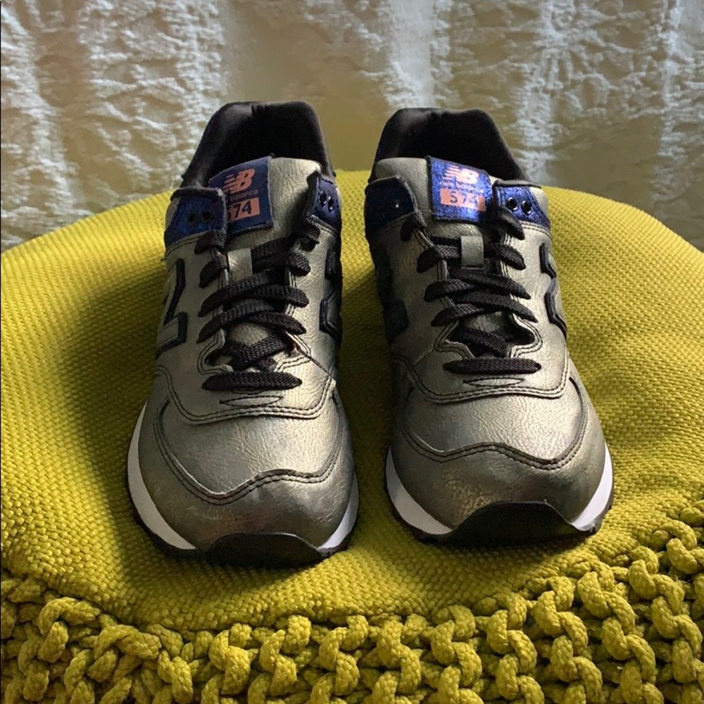 New Balance 574 metallic bronze and indigo NWOB